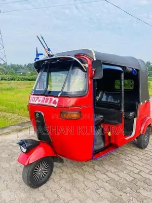 Bajaj RE 2000