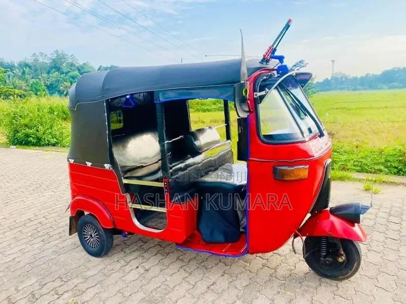 Bajaj RE 2000