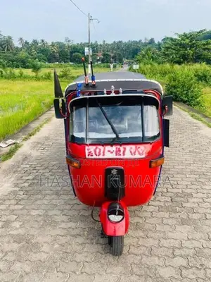 Bajaj RE 2000