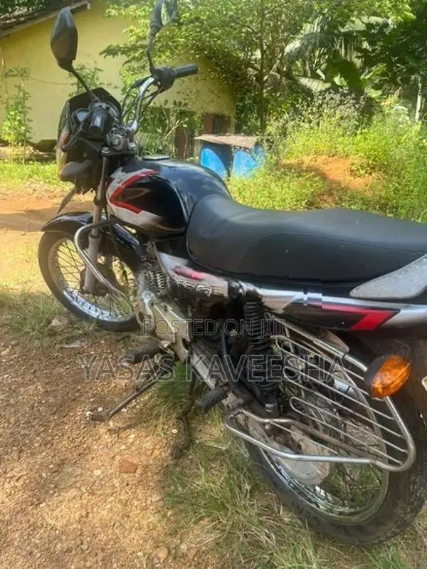 Bajaj CT100 2005