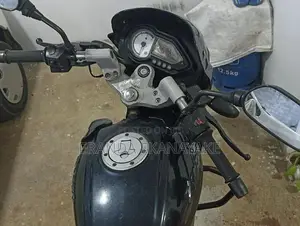 Bajaj Pulsar 180 2011