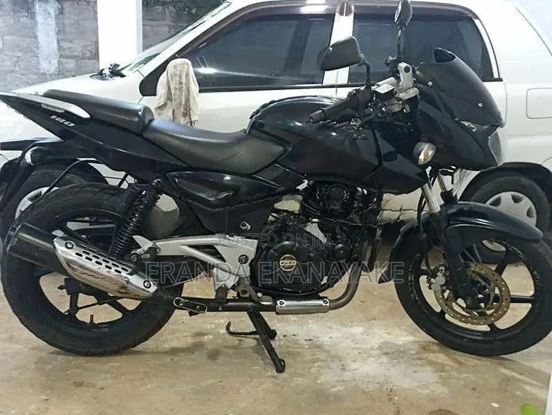 Bajaj Pulsar 180 2011