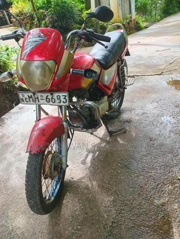 TVS Centra 2005