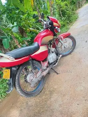 TVS Centra 2005