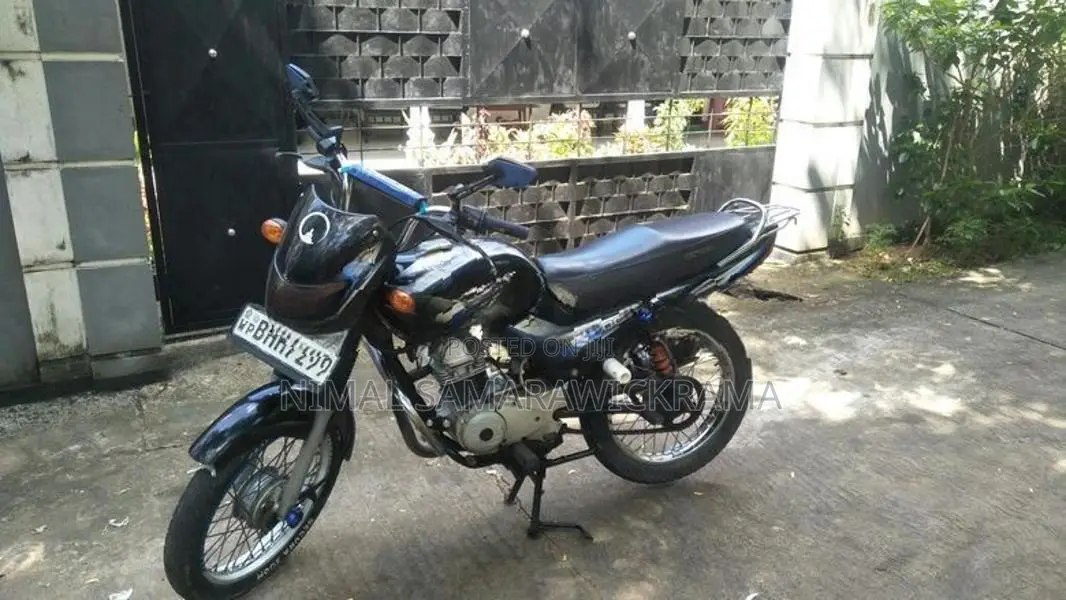 Bajaj CT100 2018