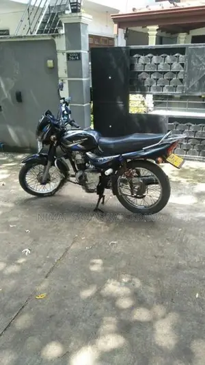 Bajaj CT100 2018