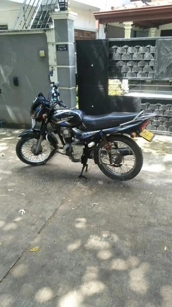 Bajaj CT100 2018