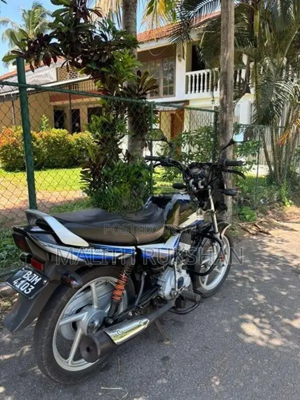 Bajaj CT100 ES 2024