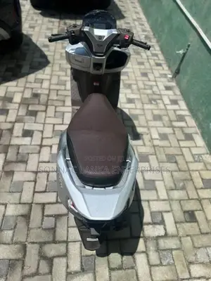 Suzuki Burgman 125 2026