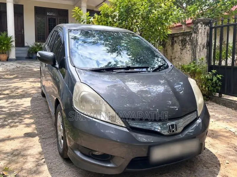 Honda Fit Shuttle 2013