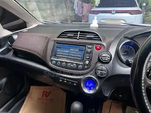 Honda Fit Shuttle 2013