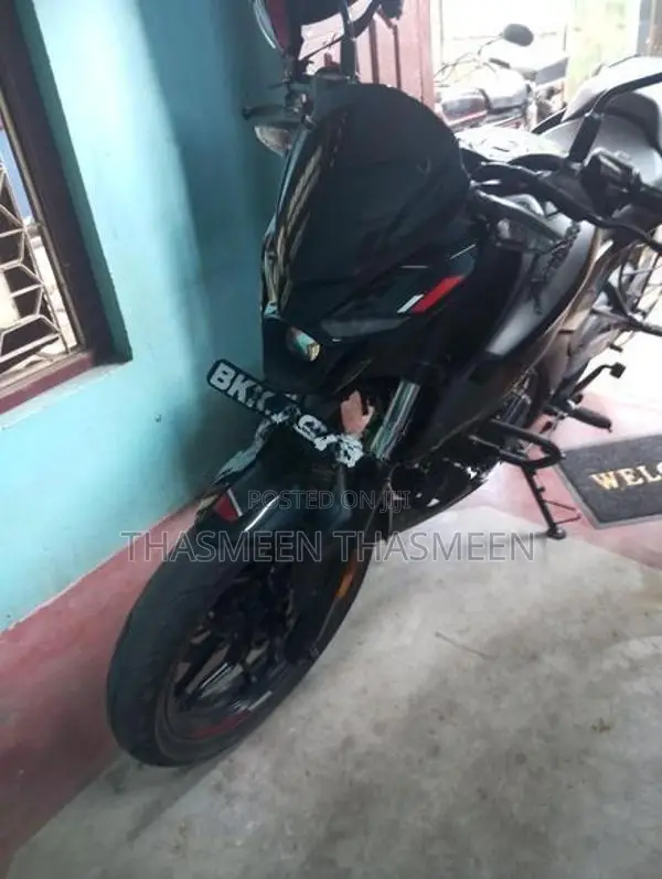 Bajaj Pulsar N160 2025