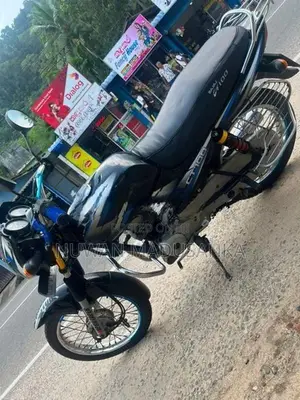Bajaj CT100 2018