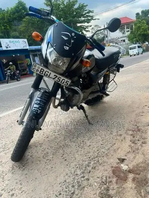 Bajaj CT100 2018