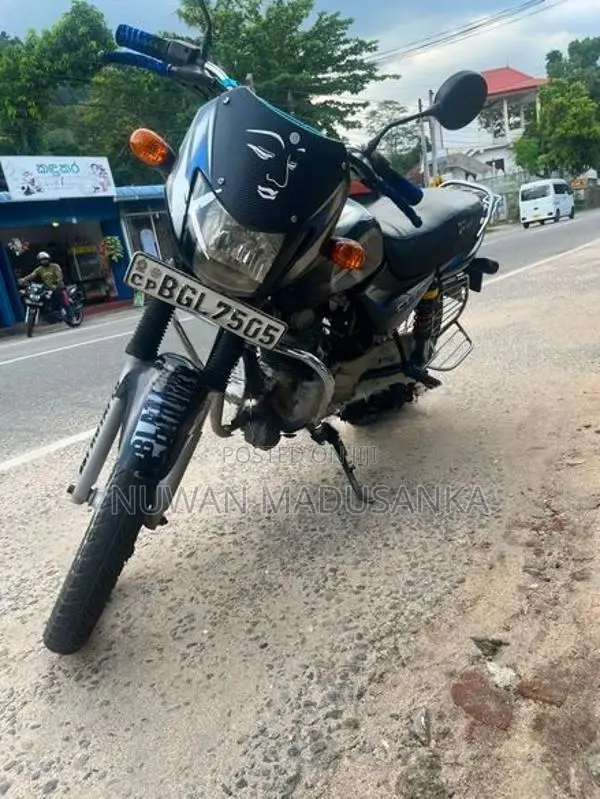 Bajaj CT100 2018