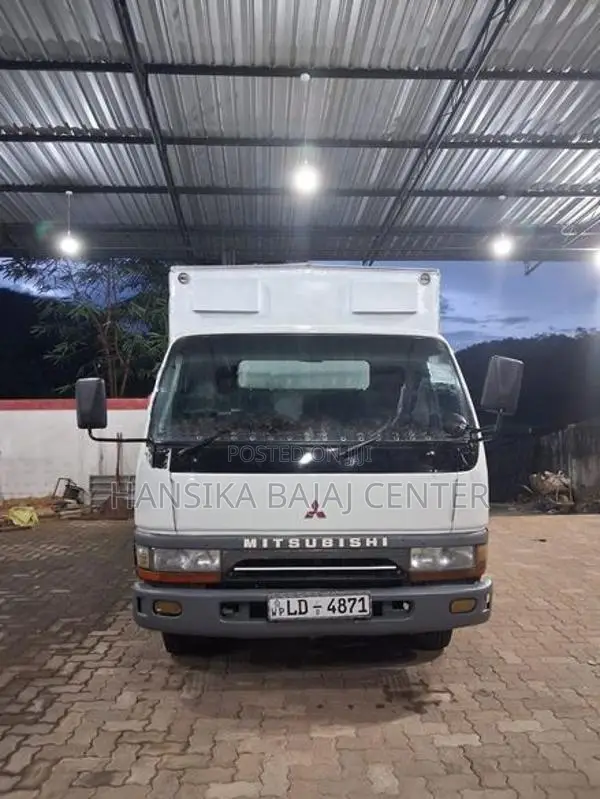 Mitsubishi Canter 2000