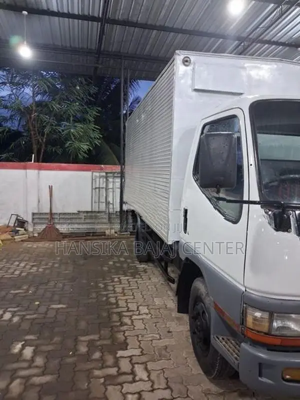 Mitsubishi Canter 2000