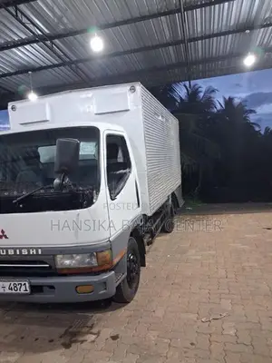 Mitsubishi Canter 2000