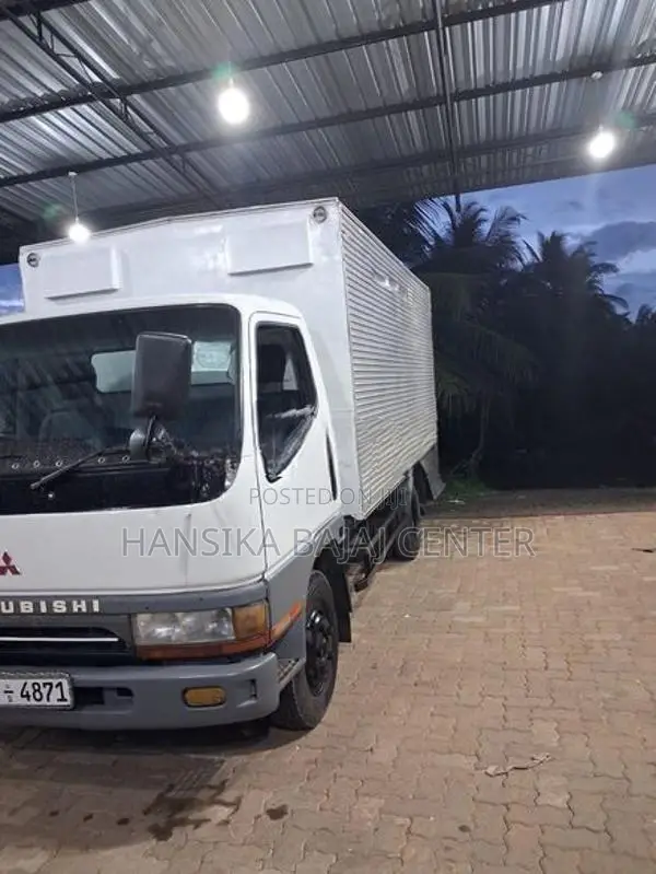 Mitsubishi Canter 2000