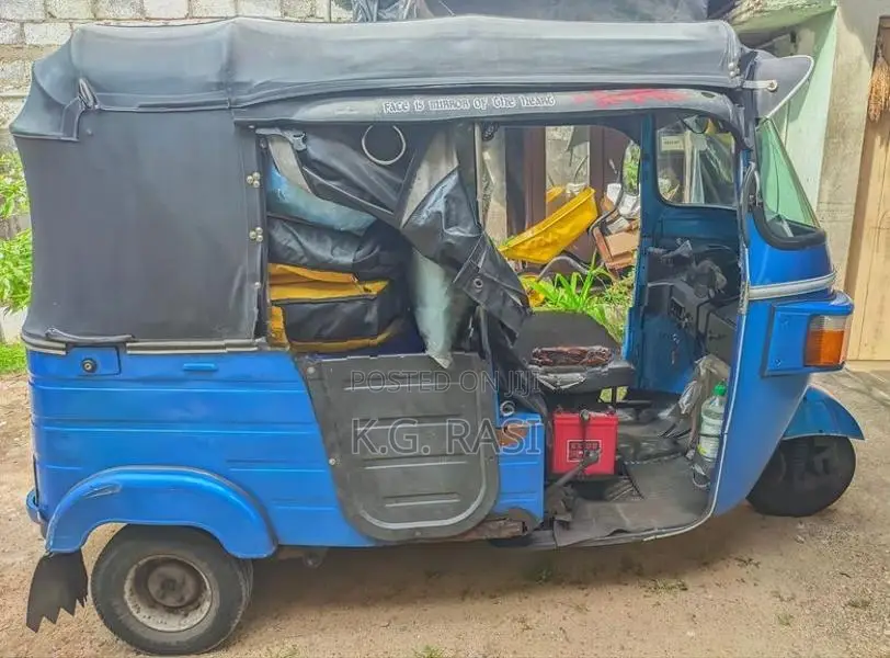 Bajaj RE 2012