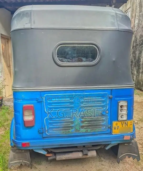 Bajaj RE 2012