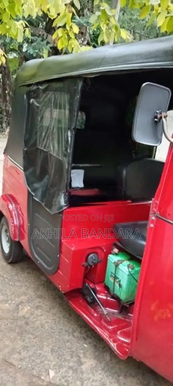 Bajaj RE 2014