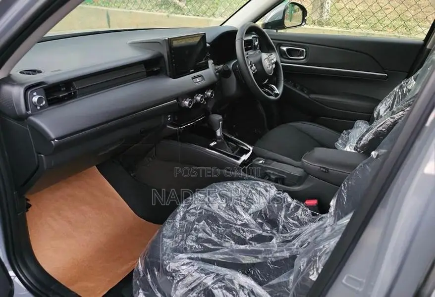 Honda Vezel Z GRADE B/NEW 2025