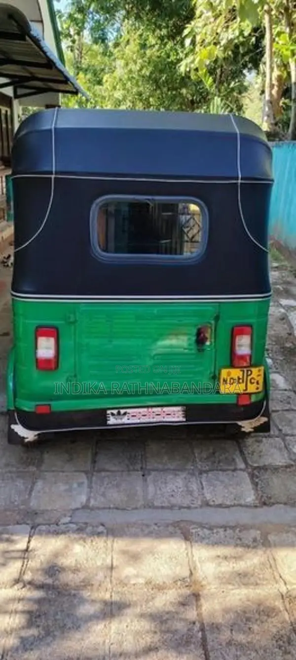 Bajaj RE 2004