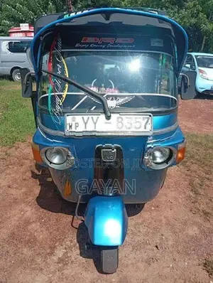 Bajaj RE 2012