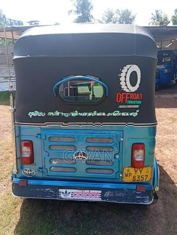 Bajaj RE 2012
