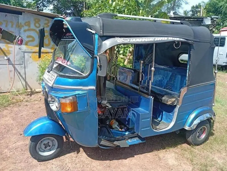 Bajaj RE 2012