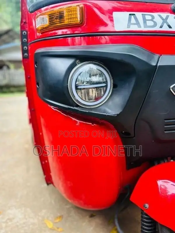 Bajaj RE 2025