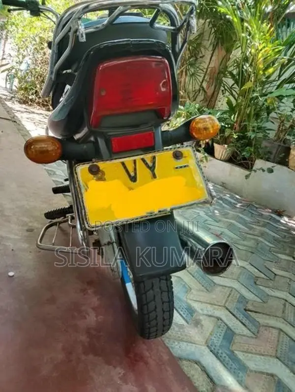 Bajaj CT100 2010