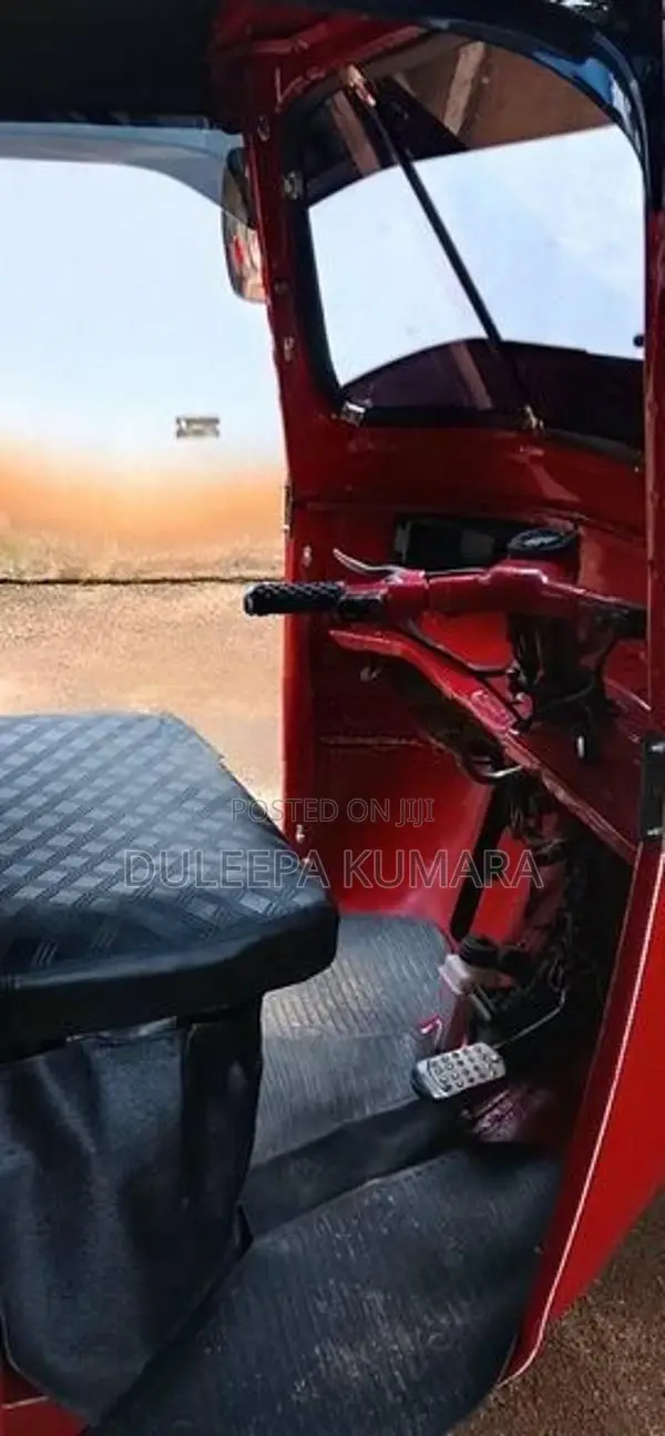 Bajaj RE Three wheelers 2003