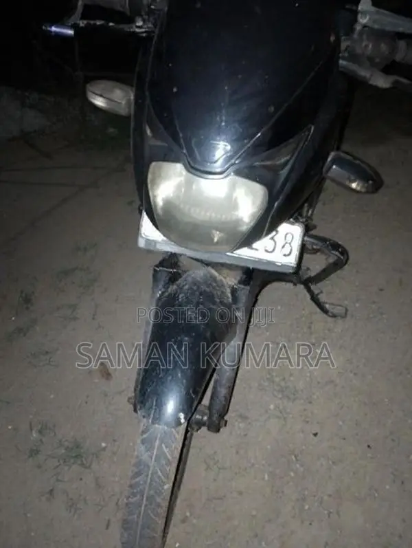 Bajaj Pulsar 180 2006