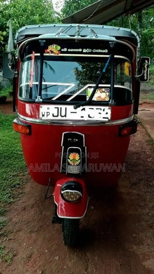 Bajaj RE Three wheelers 2005