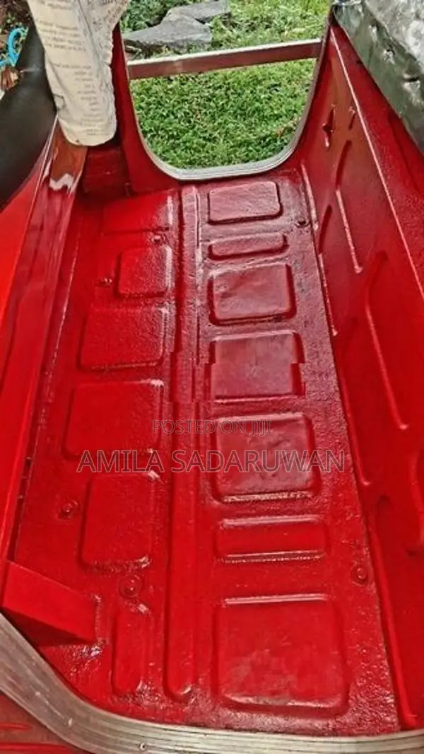 Bajaj RE Three wheelers 2005