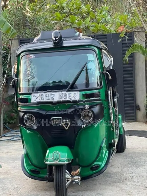 Bajaj RE Auto 2018