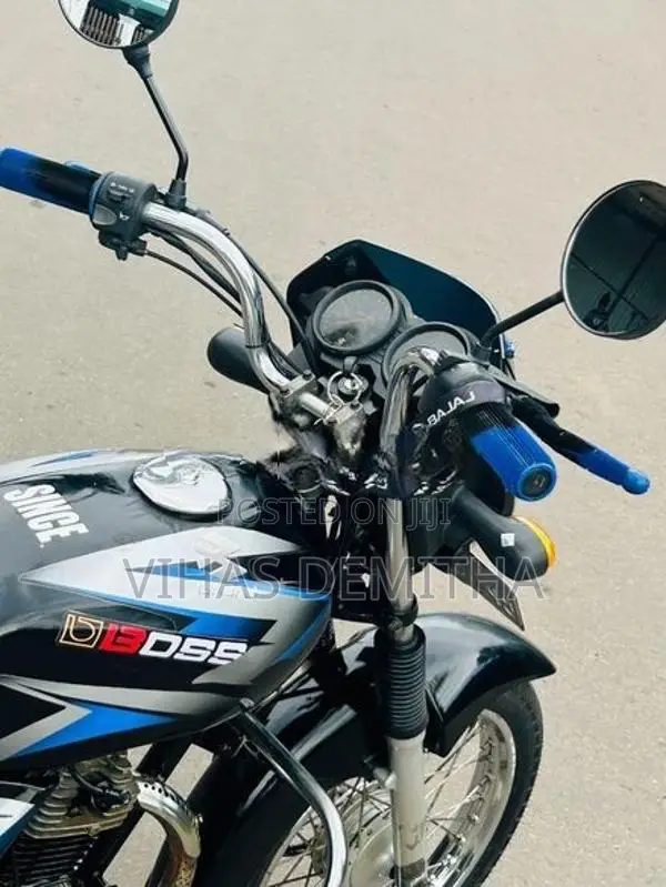 Bajaj CT100 2015
