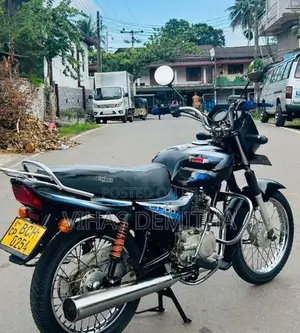Bajaj CT100 2015