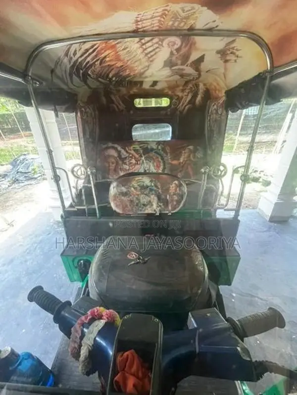 Bajaj RE 2014