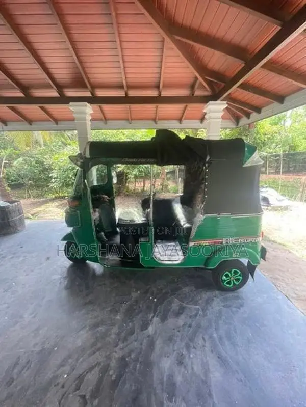 Bajaj RE 2014