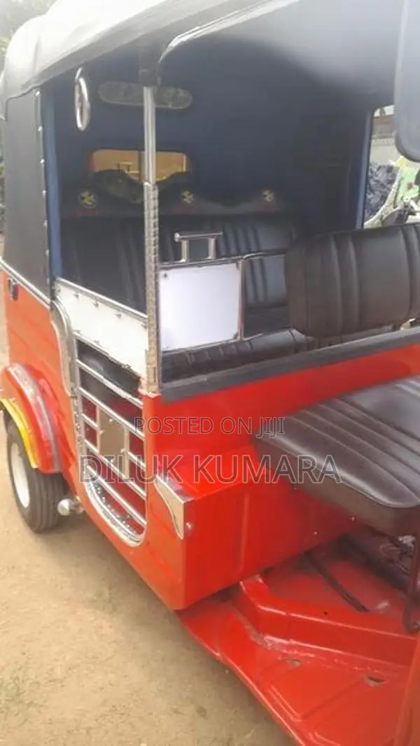 Bajaj RE 2 Stroke 2012