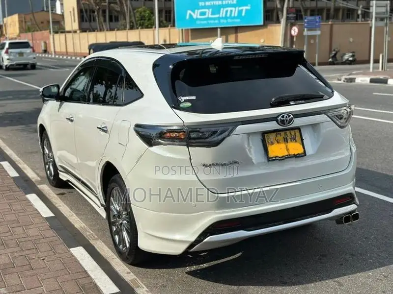 Toyota Harrier 2017