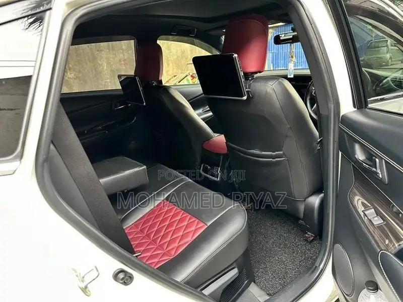 Toyota Harrier 2017