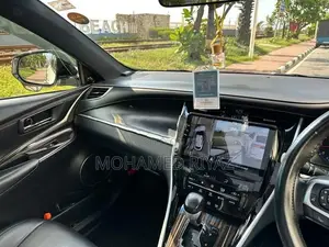 Toyota Harrier 2017