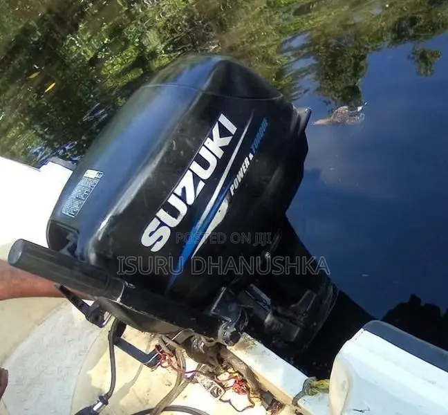 Boat with Suzuki 25hp Engine