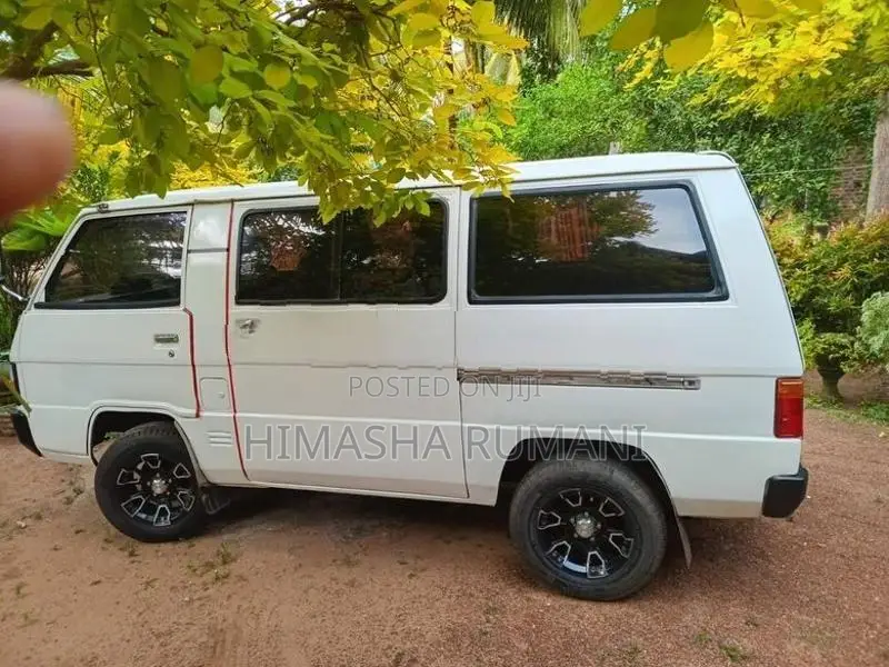 Mitsubishi Delica 1981