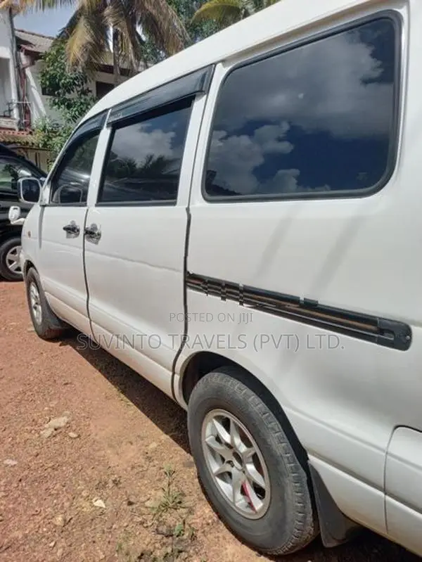Toyota Noah 1998