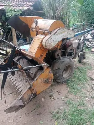 Mubota Harvester 2005